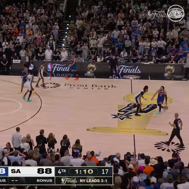 Jalen Brunson bringing the ball up during the fourth-quarter run of Finals Game 5 in San Antonio